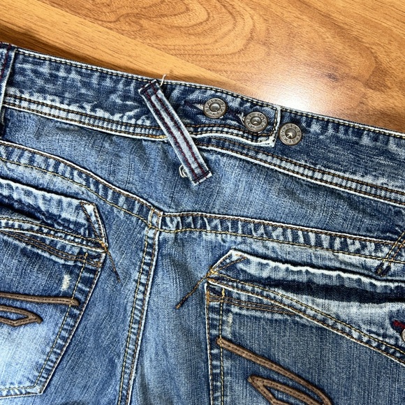 Stylish Blue Denim Jeans - Picture 13 of 14